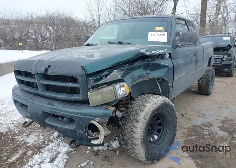 2001 Dodge Ram 1500 St z USA, uszkodzony, nr VIN 3B7HF13Z81G202230